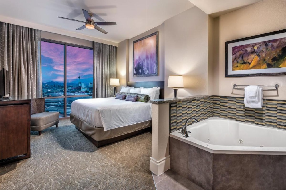 Wyndham Desert Blue Image 15